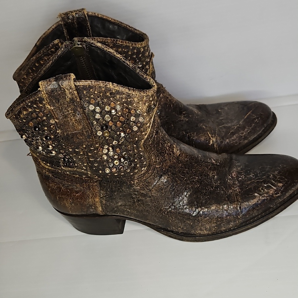 Frye Deborah Studded Distressed Brown Leather Boots Women’s  Party, Biker Style